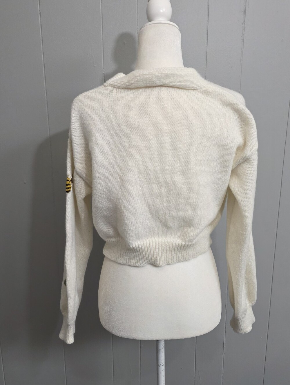 ROMWE White & Cream Bee And Flower Cardigan Size M - Picture 6 of 9